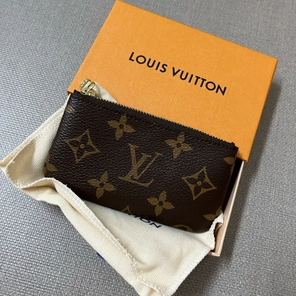 Louis Vuitton Key Pouch - Picture 3 of 10